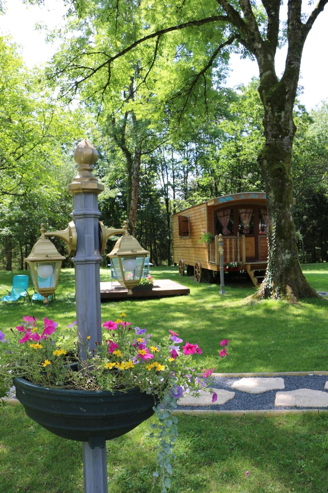 Les Roulottes A Sandie Thionville Exterior foto